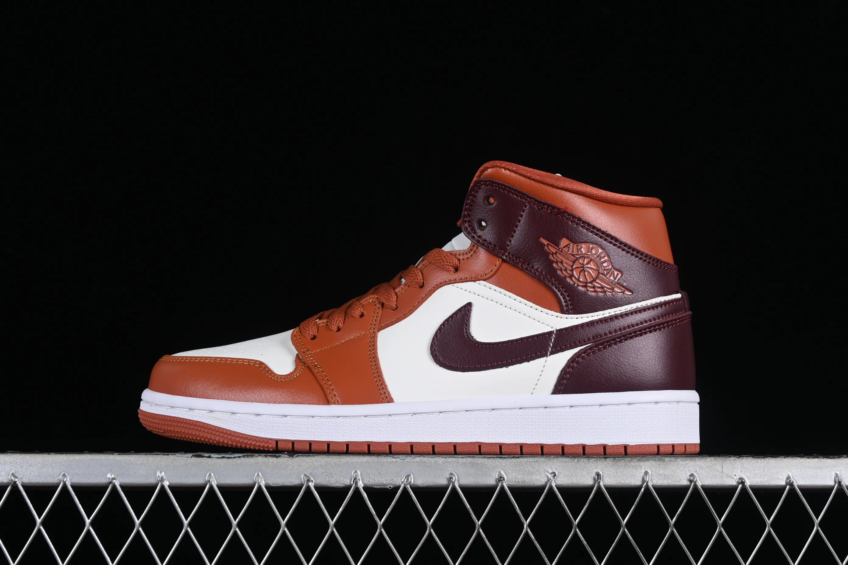 All Categories Air Jordan Jordan Series Basketball Shoes Air Jordan 1 Mid Air Jordan 1 Mid AJ1 Joe 1 Caramel Brown Chinese Cultural Leisure Sneakers BQ6472-200